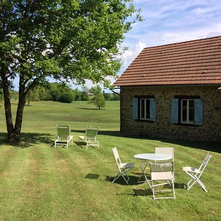 Готель Les Landes Saint-Pardoux-Corbier Екстер'єр фото